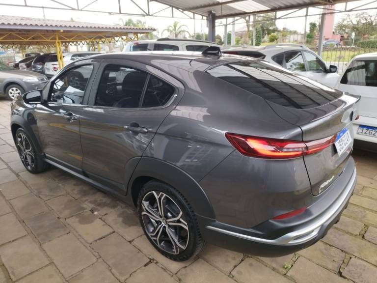 FIAT - FASTBACK - 2023/2023 - Cinza - R$ 119.000,00