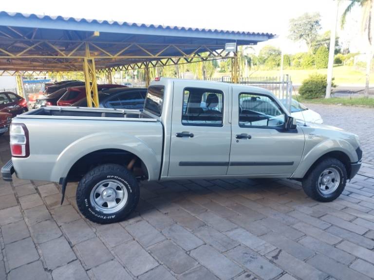 FORD - RANGER - 2010/2011 - Prata - R$ 64.000,00