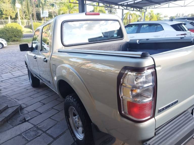 FORD - RANGER - 2010/2011 - Prata - R$ 64.000,00