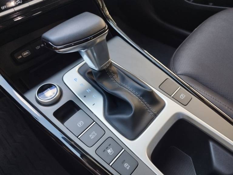 HYUNDAI - CRETA - 2022/2023 - Branca - R$ 137.000,00