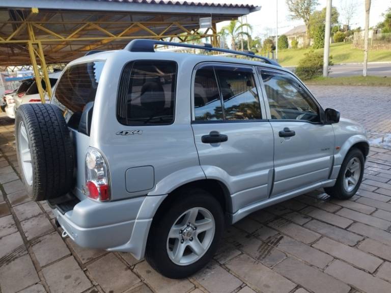 CHEVROLET - TRACKER - 2006/2007 - Prata - R$ 49.000,00