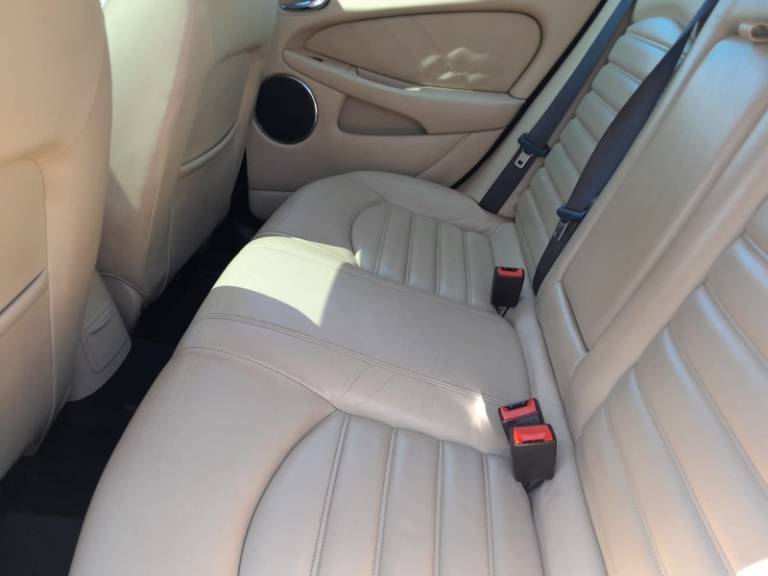 JAGUAR - X-TYPE - 2009/2009 - Preta - R$ 93.000,00
