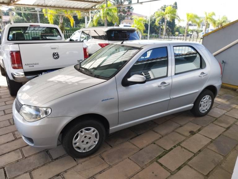 FIAT - PALIO - 2007/2008 - Prata - R$ 27.900,00