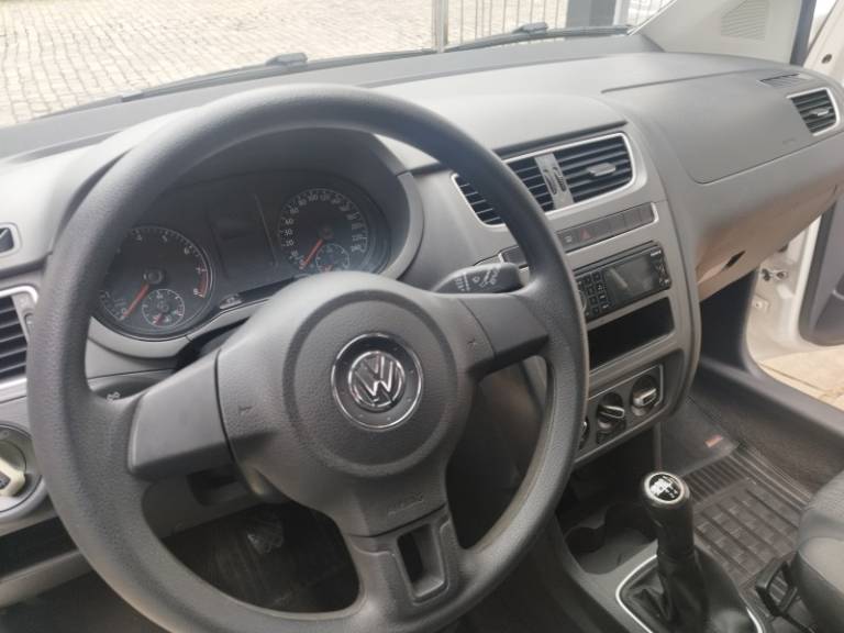 VOLKSWAGEN - FOX - 2013/2014 - Branca - R$ 44.000,00