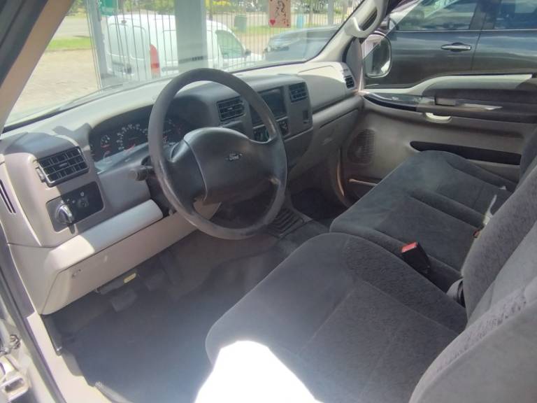 FORD - F-250 - 2001/2001 - Prata - R$ 169.000,00