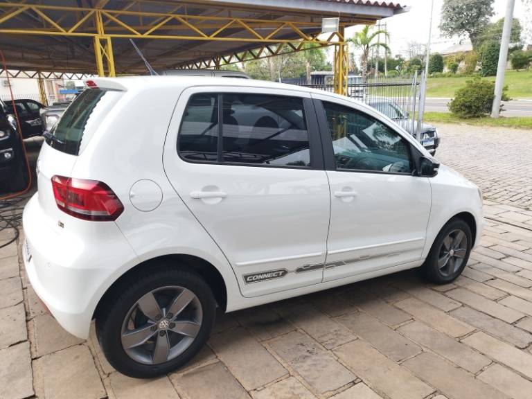 VOLKSWAGEN - FOX - 2019/2019 - Branca - R$ 59.900,00