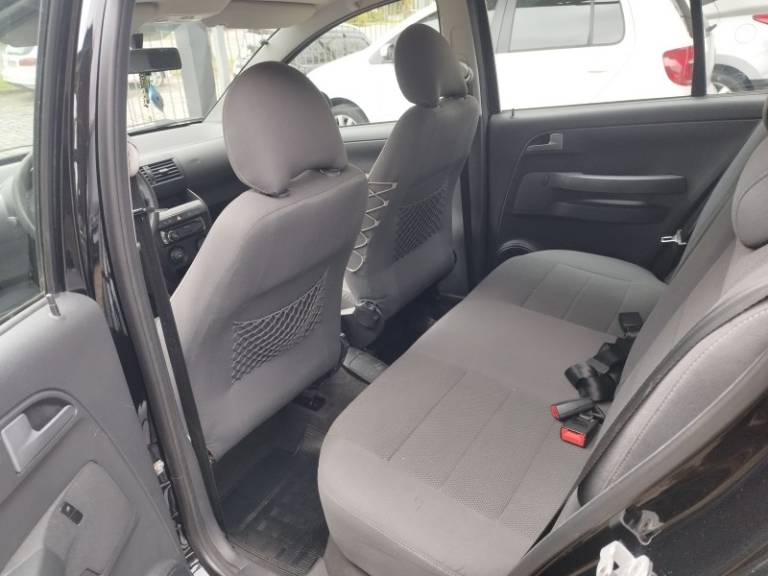 VOLKSWAGEN - CROSSFOX - 2009/2010 - Preta - R$ 34.900,00