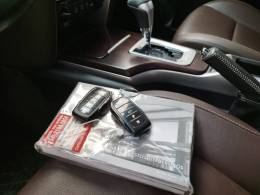 TOYOTA - HILUX SW4 - 2017/2017 - Branca - R$ 219.000,00