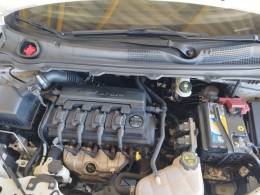 CHEVROLET - ONIX - 2014/2015 - Branca - R$ 49.900,00