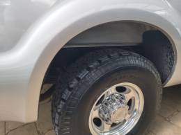 FORD - F-250 - 2001/2001 - Prata - R$ 169.000,00