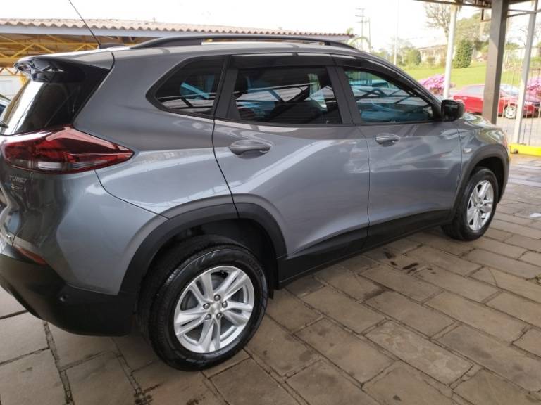 CHEVROLET - TRACKER - 2022/2023 - Cinza - R$ 112.000,00