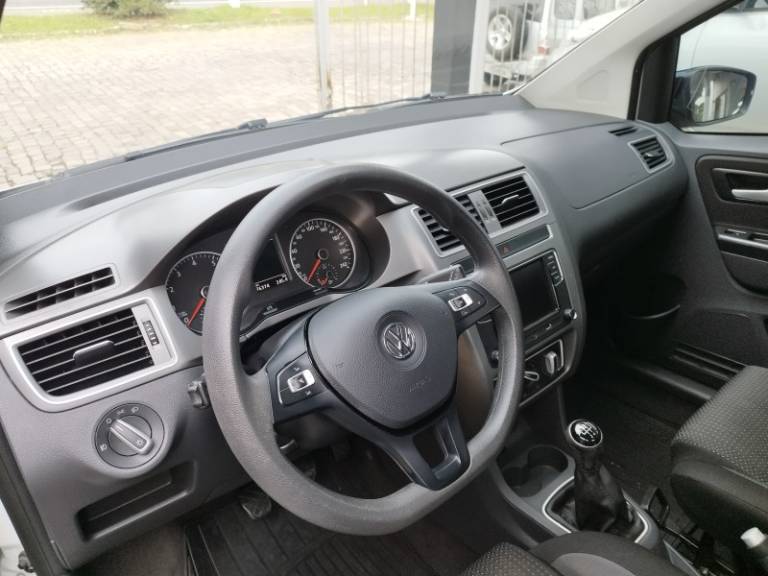 VOLKSWAGEN - FOX - 2019/2019 - Branca - R$ 59.900,00