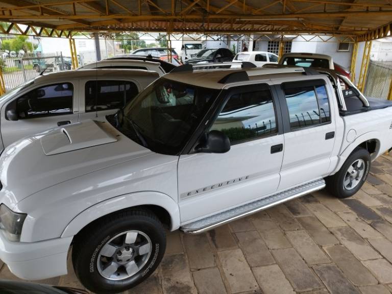 CHEVROLET - S10 - 2008/2009 - Branca - R$ 68.000,00