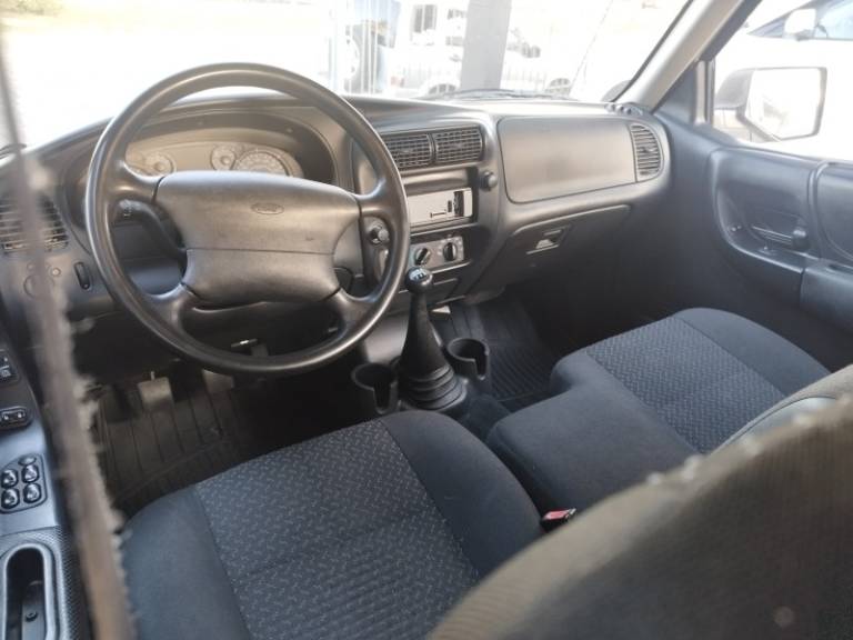 FORD - RANGER - 2010/2011 - Prata - R$ 64.000,00