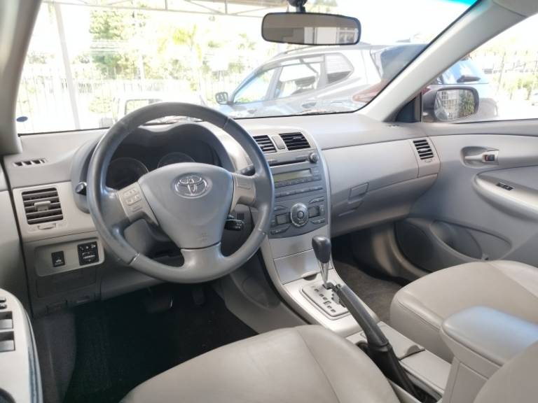 TOYOTA - COROLLA - 2008/2009 - Cinza - R$ 55.500,00