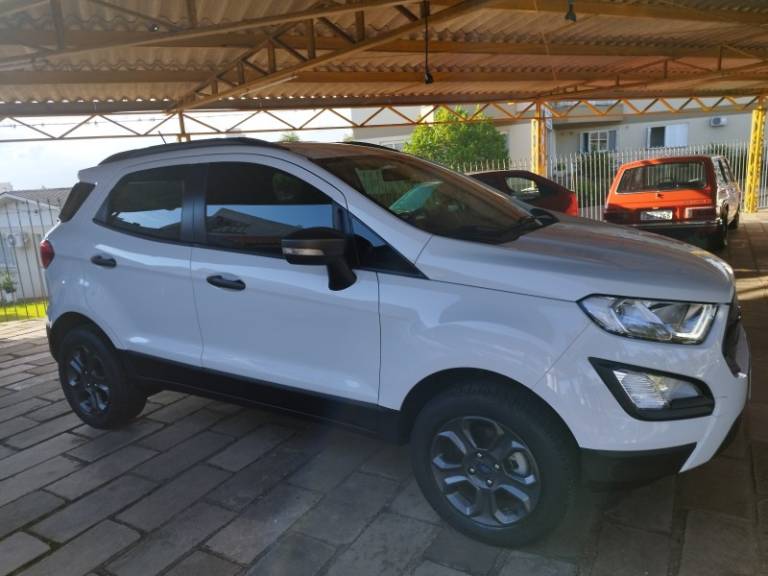 FORD - ECOSPORT - 2018/2019 - Branca - R$ 76.000,00