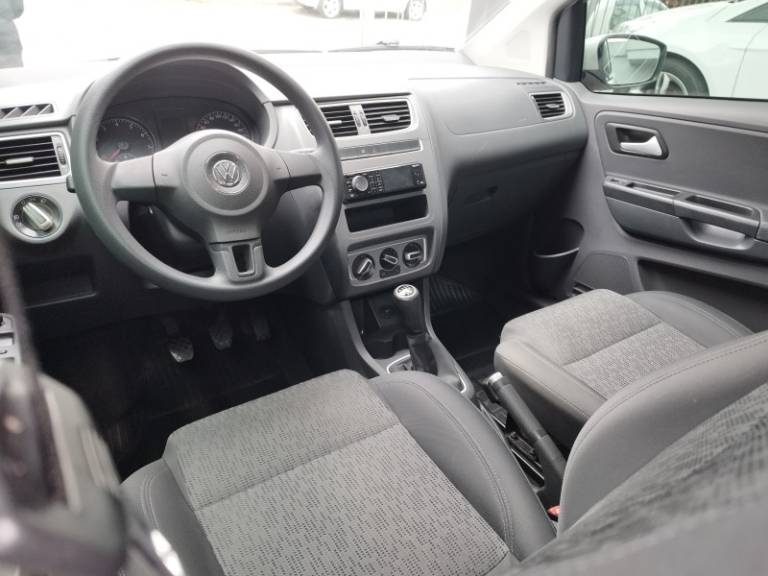 VOLKSWAGEN - FOX - 2013/2014 - Branca - R$ 44.000,00
