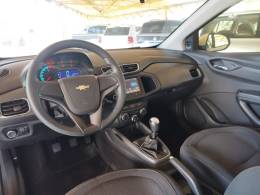 CHEVROLET - ONIX - 2014/2015 - Branca - R$ 49.900,00