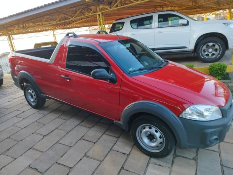 FIAT - STRADA - 2016/2016 - Vermelha - R$ 49.900,00