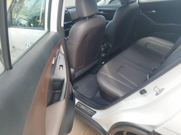 HYUNDAI - CRETA - 2022/2023 - Branca - R$ 137.000,00