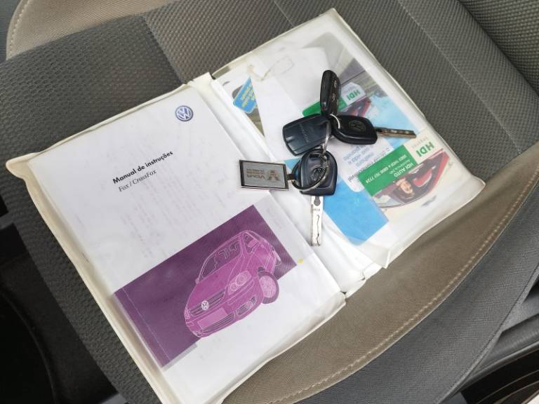 VOLKSWAGEN - CROSSFOX - 2009/2010 - Preta - R$ 34.900,00