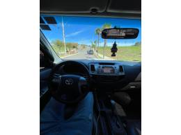 TOYOTA - HILUX - 2012/2012 - Branca - R$ 130.000,00