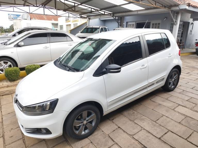 VOLKSWAGEN - FOX - 2019/2019 - Branca - R$ 59.900,00