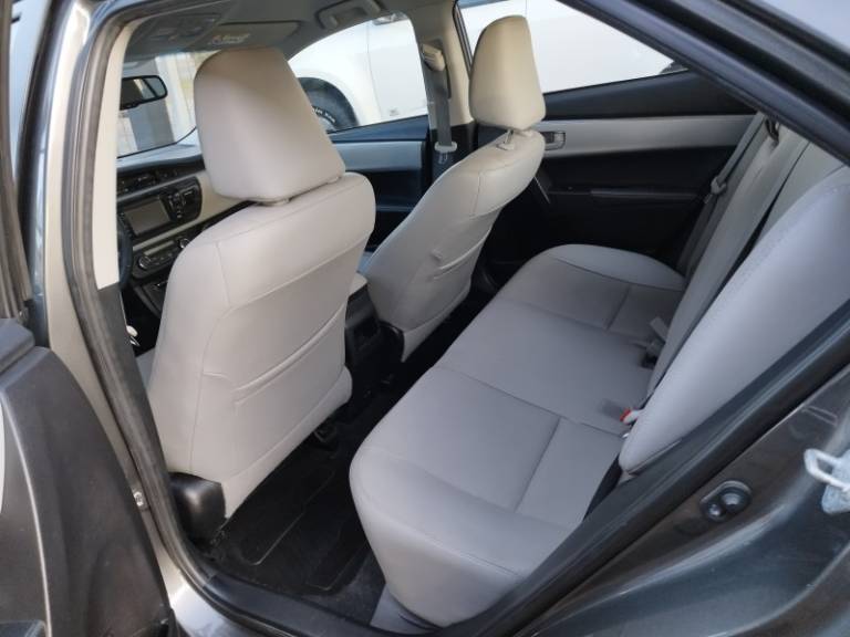 TOYOTA - COROLLA - 2015/2016 - Cinza - R$ 89.000,00